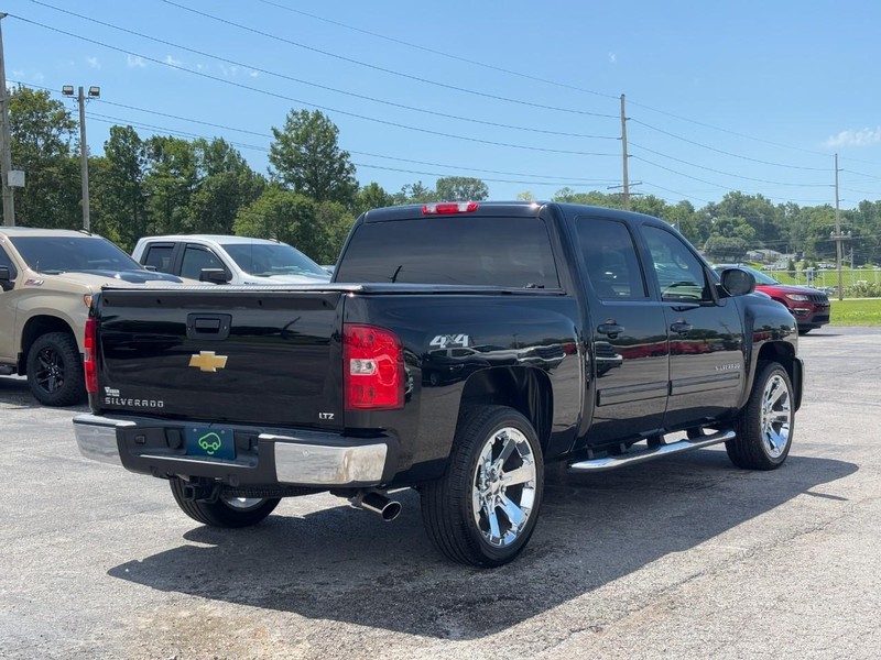 Chevrolet Silverado 1500 Vehicle Full-screen Gallery Image 5
