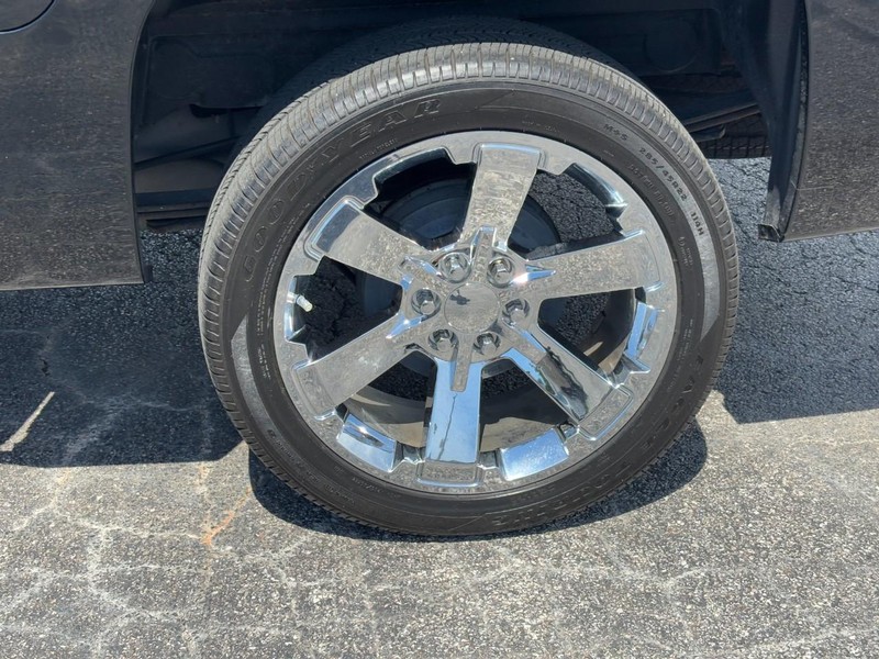 Chevrolet Silverado 1500 Vehicle Full-screen Gallery Image 9