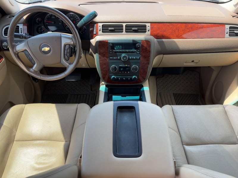 Chevrolet Silverado 1500 Vehicle Full-screen Gallery Image 11