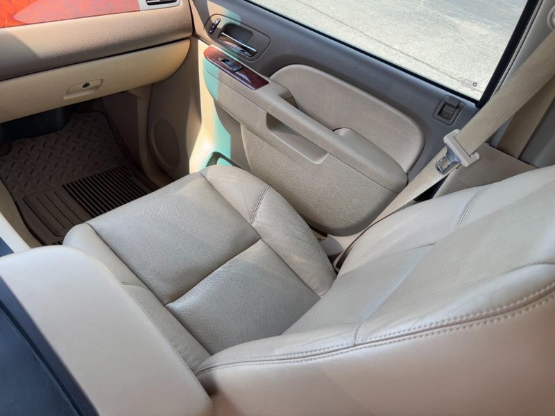 Chevrolet Silverado 1500 Vehicle Full-screen Gallery Image 14