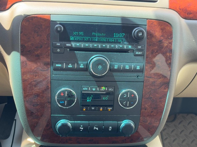 Chevrolet Silverado 1500 Vehicle Full-screen Gallery Image 20