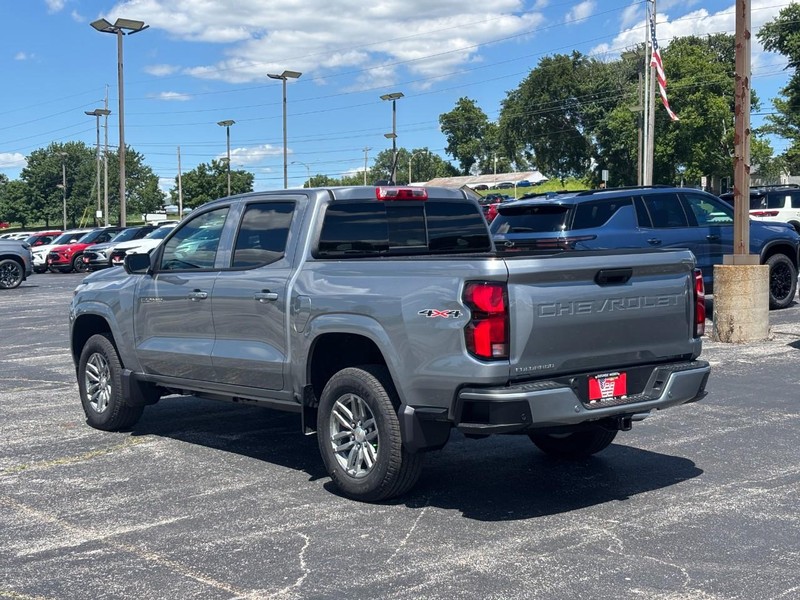 Chevrolet Colorado Vehicle Full-screen Gallery Image 3