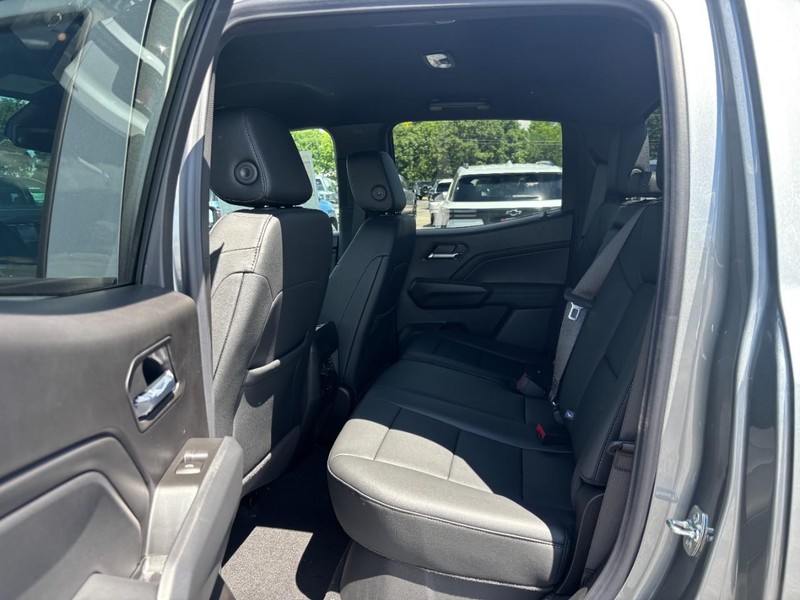 Chevrolet Colorado Vehicle Full-screen Gallery Image 5
