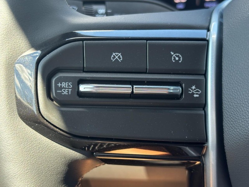 Chevrolet Colorado Vehicle Full-screen Gallery Image 12