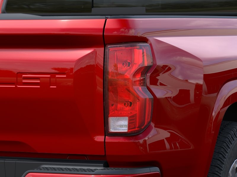 Chevrolet Colorado Vehicle Full-screen Gallery Image 11
