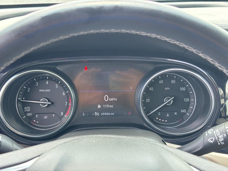 Buick Encore GX Vehicle Full-screen Gallery Image 19