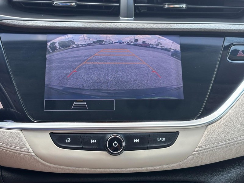 Buick Encore GX Vehicle Full-screen Gallery Image 21