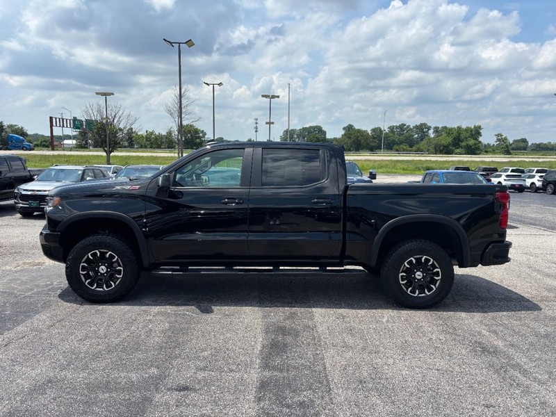 Chevrolet Silverado 1500 Vehicle Full-screen Gallery Image 2