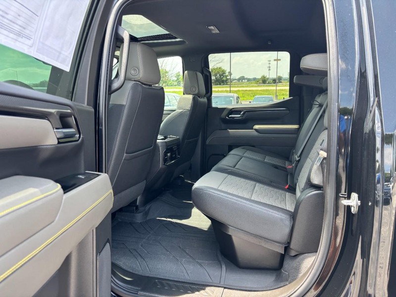 Chevrolet Silverado 1500 Vehicle Full-screen Gallery Image 10