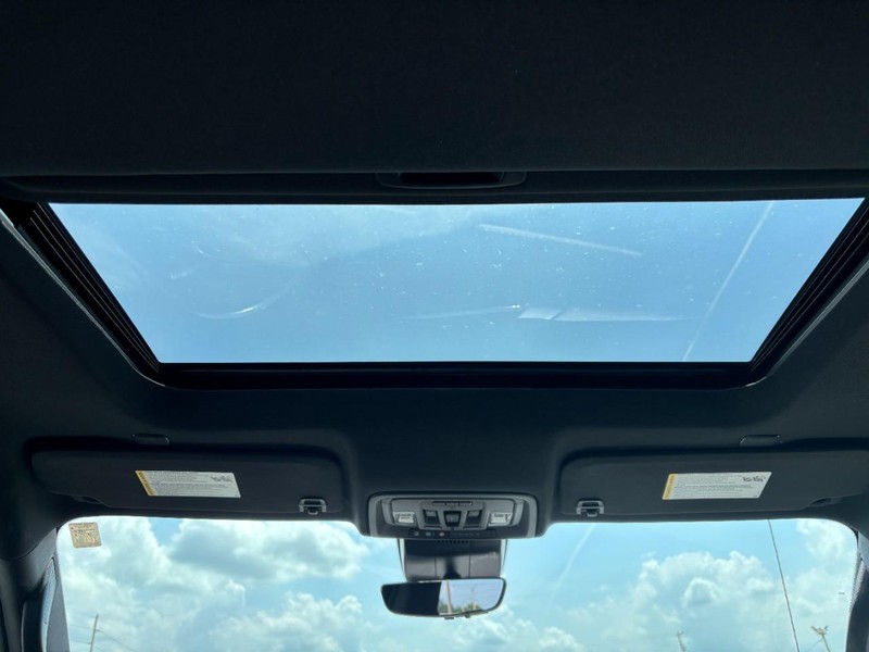 Chevrolet Silverado 1500 Vehicle Full-screen Gallery Image 11