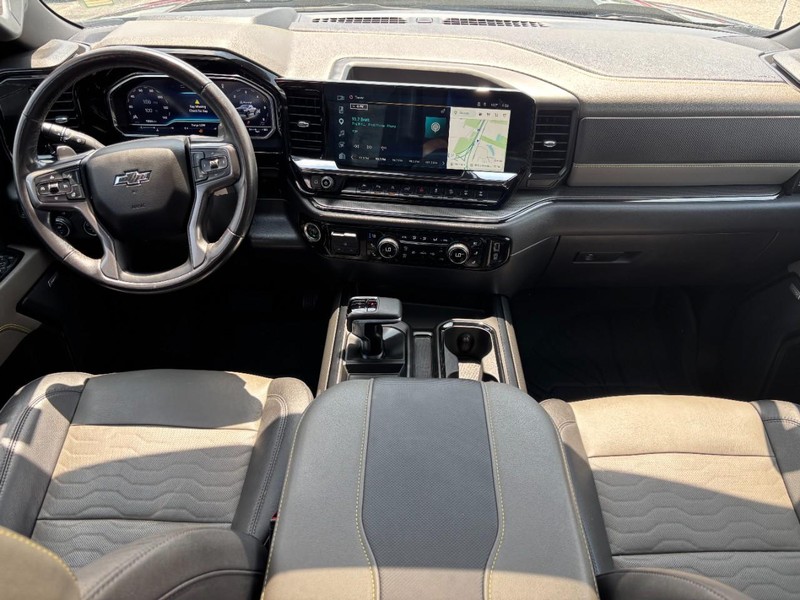 Chevrolet Silverado 1500 Vehicle Full-screen Gallery Image 12