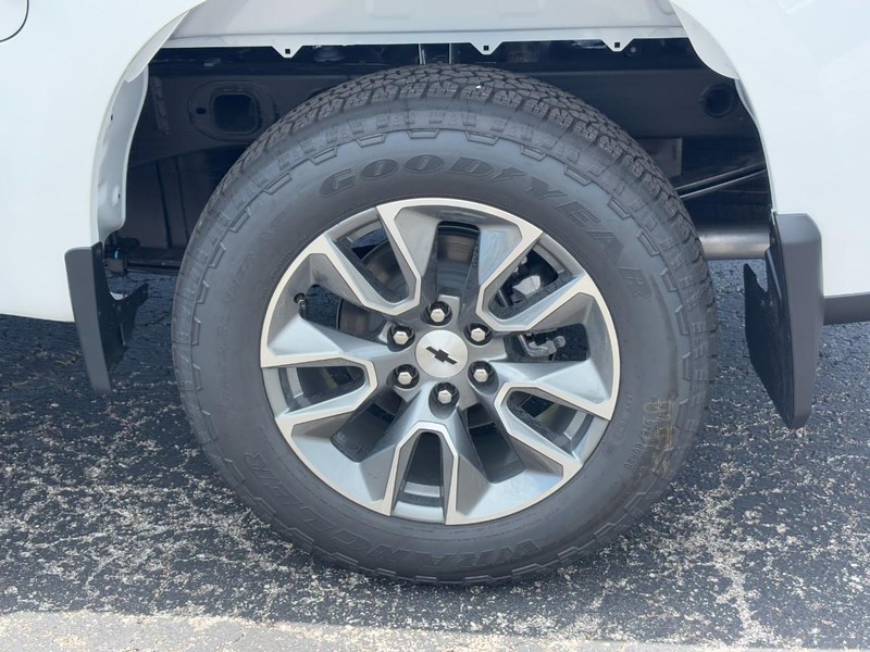 Chevrolet Silverado 1500 Vehicle Full-screen Gallery Image 4