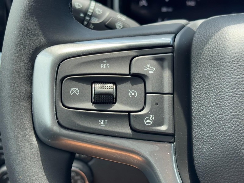Chevrolet Silverado 1500 Vehicle Full-screen Gallery Image 13