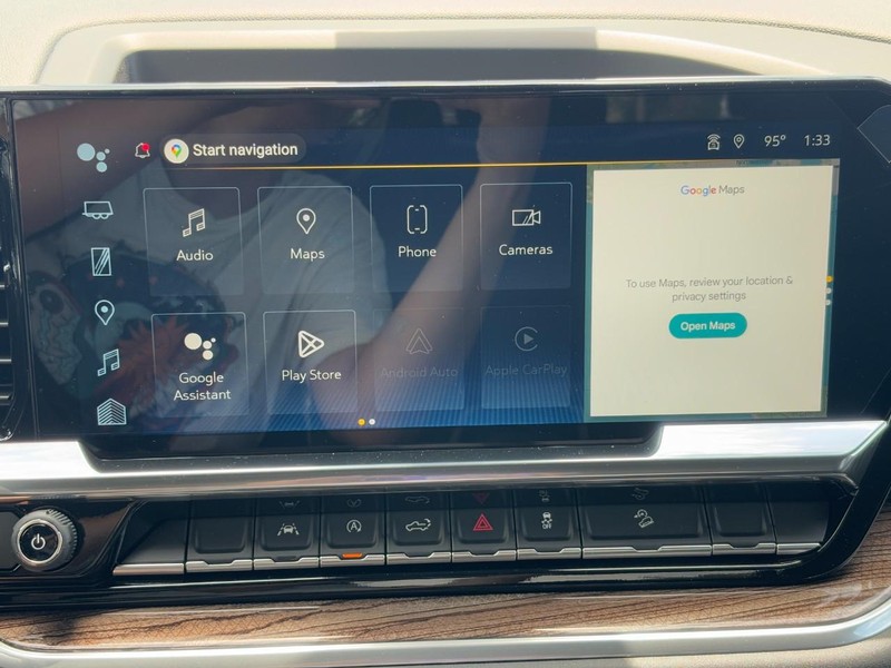 Chevrolet Silverado 1500 Vehicle Full-screen Gallery Image 16