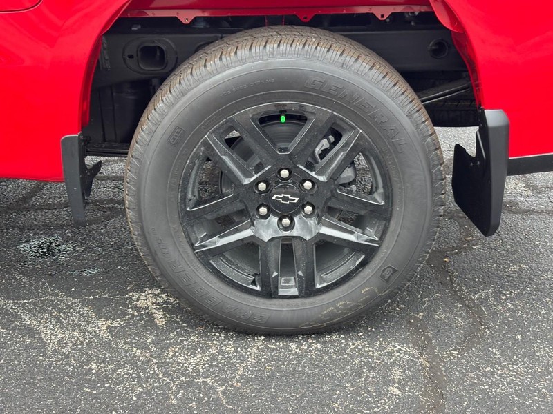 Chevrolet Silverado 1500 Vehicle Full-screen Gallery Image 4