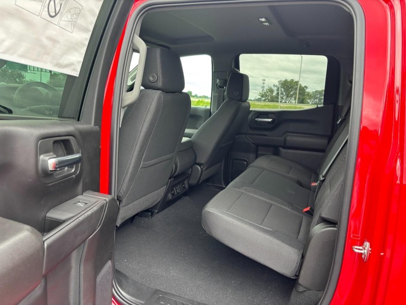 Chevrolet Silverado 1500 Vehicle Full-screen Gallery Image 5