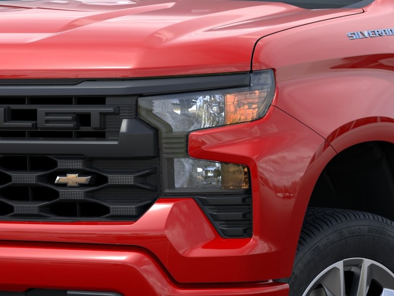 Chevrolet Silverado 1500 Vehicle Full-screen Gallery Image 10