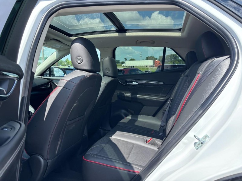 Buick Envision Vehicle Full-screen Gallery Image 10