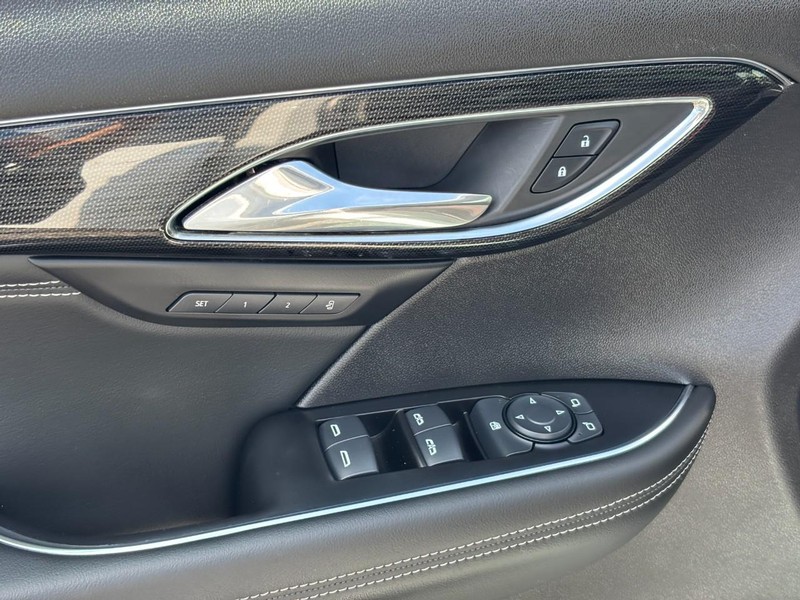 Buick Envision Vehicle Full-screen Gallery Image 16