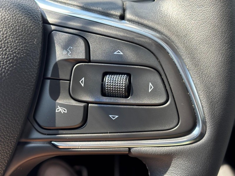 Buick Envision Vehicle Full-screen Gallery Image 18