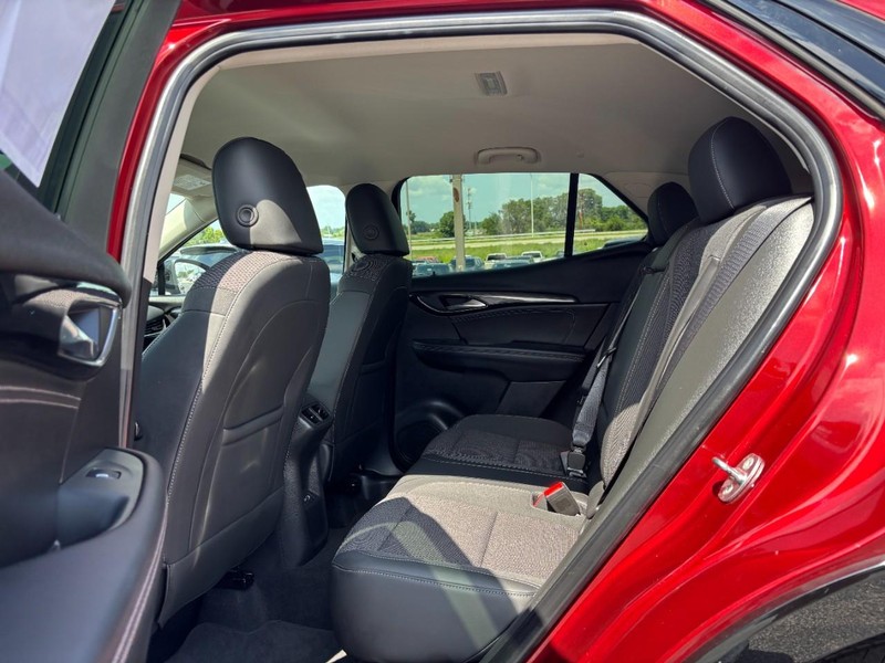 Buick Envision Vehicle Full-screen Gallery Image 10