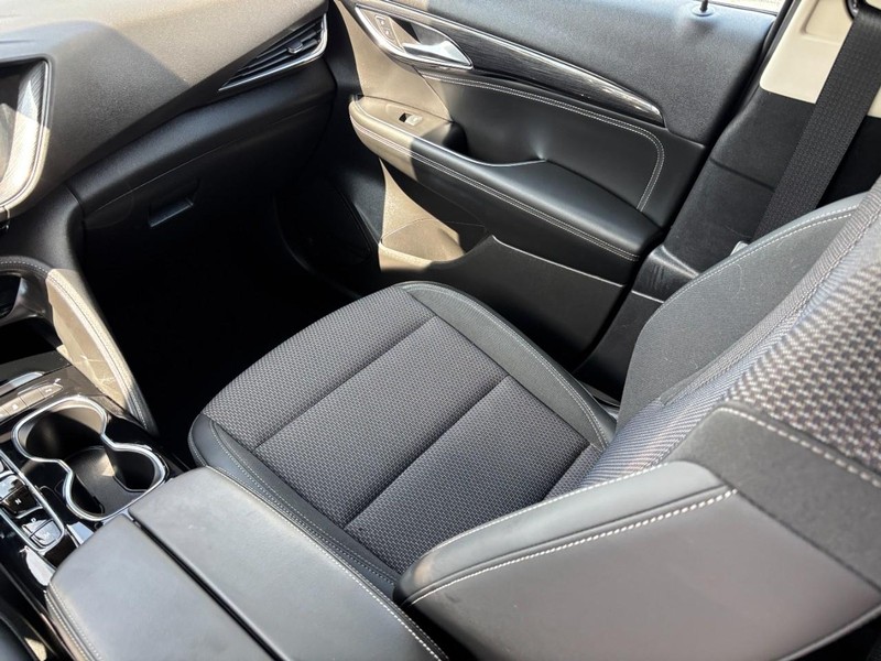 Buick Envision Vehicle Full-screen Gallery Image 14
