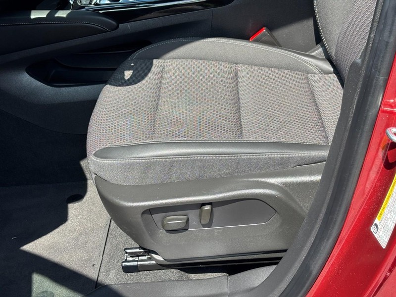 Buick Envision Vehicle Full-screen Gallery Image 15