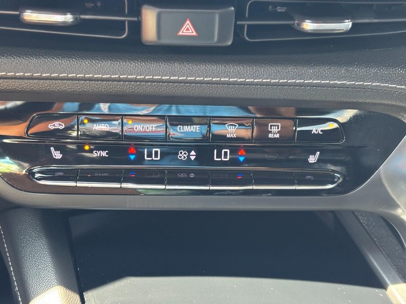 Buick Envision Vehicle Full-screen Gallery Image 22