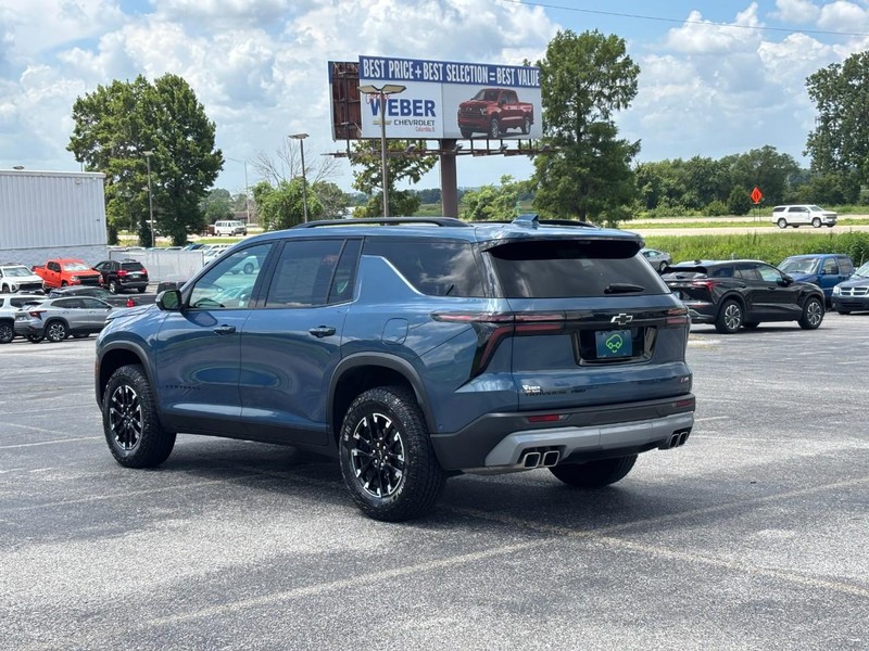 Chevrolet Traverse Vehicle Full-screen Gallery Image 3