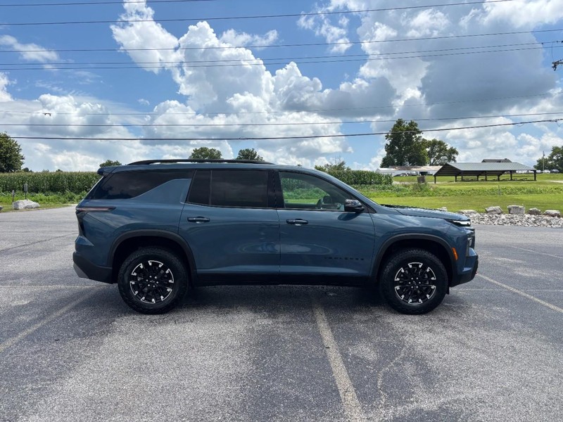 Chevrolet Traverse Vehicle Full-screen Gallery Image 6