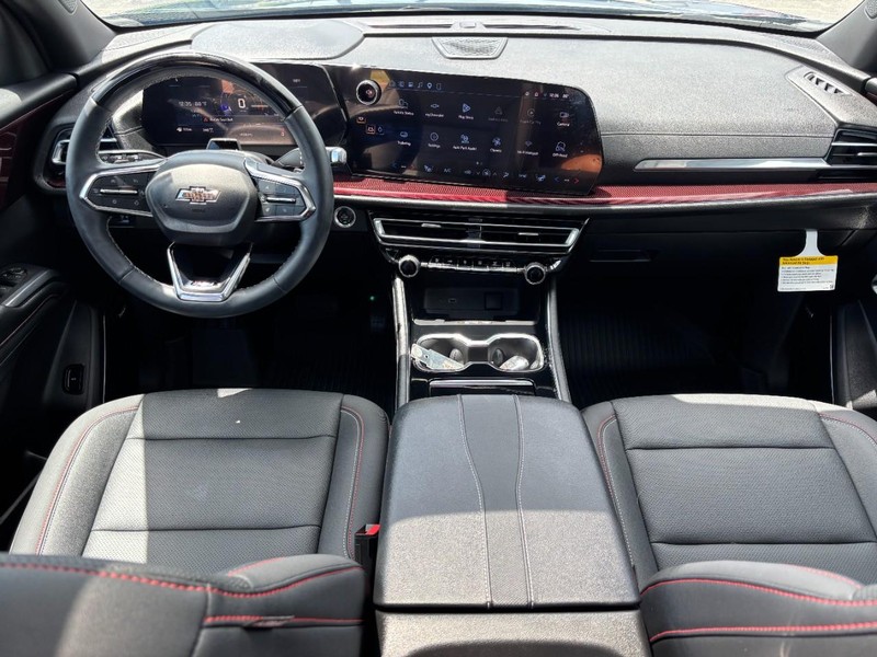 Chevrolet Traverse Vehicle Full-screen Gallery Image 12