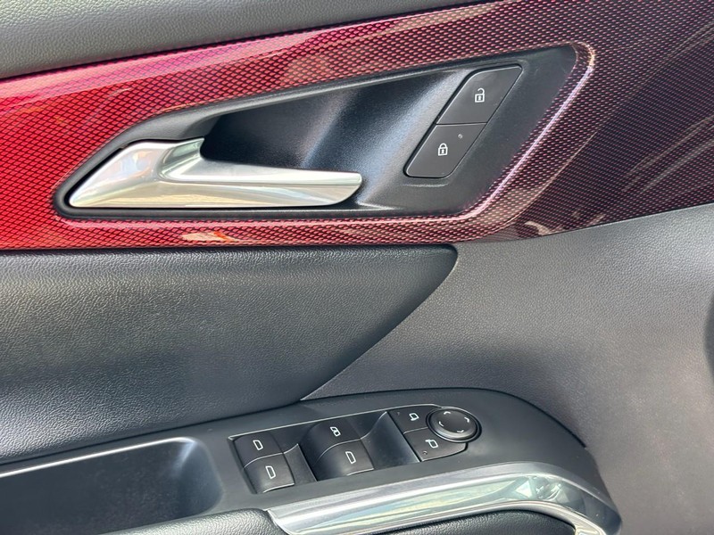 Chevrolet Traverse Vehicle Full-screen Gallery Image 17