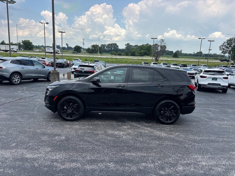 Chevrolet Equinox Vehicle Full-screen Gallery Image 2