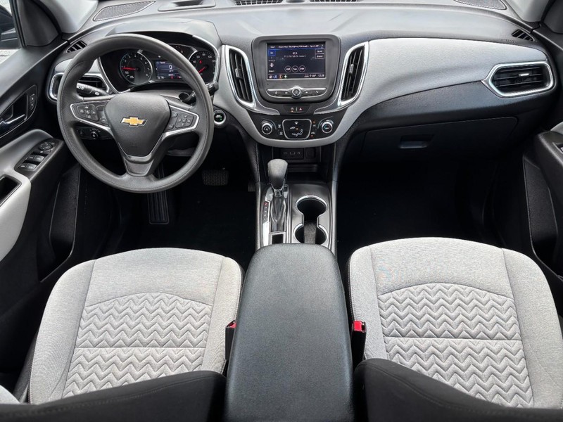 Chevrolet Equinox Vehicle Full-screen Gallery Image 11