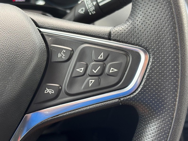 Chevrolet Equinox Vehicle Full-screen Gallery Image 18