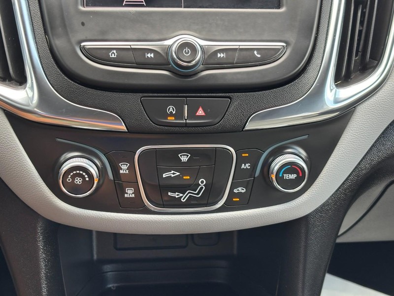 Chevrolet Equinox Vehicle Full-screen Gallery Image 22