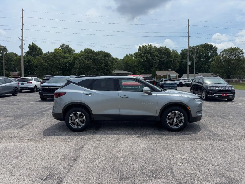 Chevrolet Blazer Vehicle Full-screen Gallery Image 06