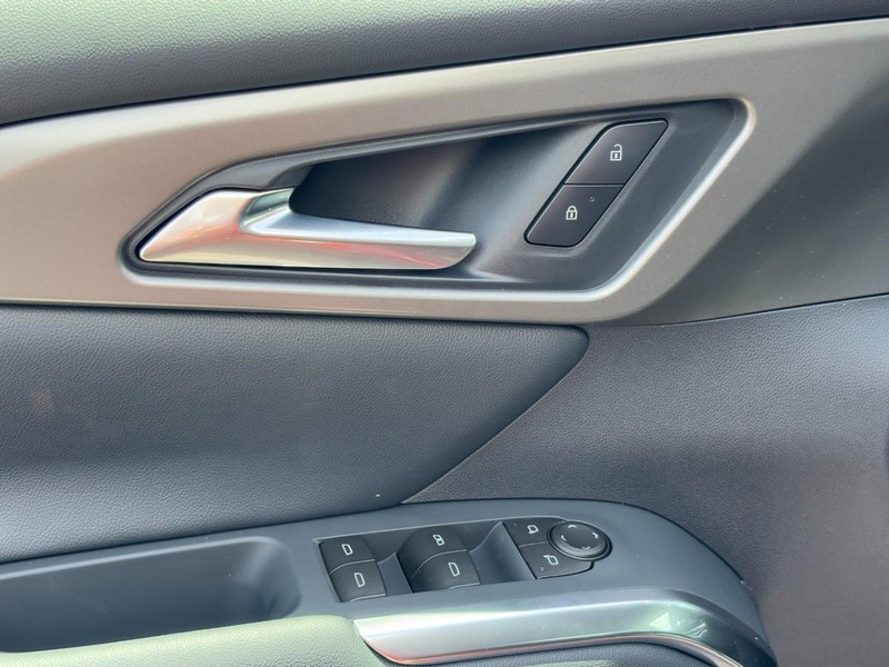 Chevrolet Traverse Vehicle Full-screen Gallery Image 12