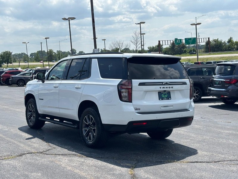 Chevrolet Tahoe Vehicle Full-screen Gallery Image 3
