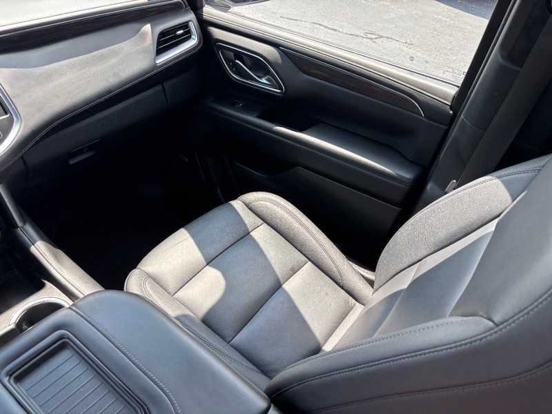Chevrolet Tahoe Vehicle Full-screen Gallery Image 15