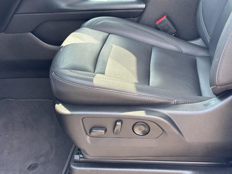 Chevrolet Tahoe Vehicle Full-screen Gallery Image 16