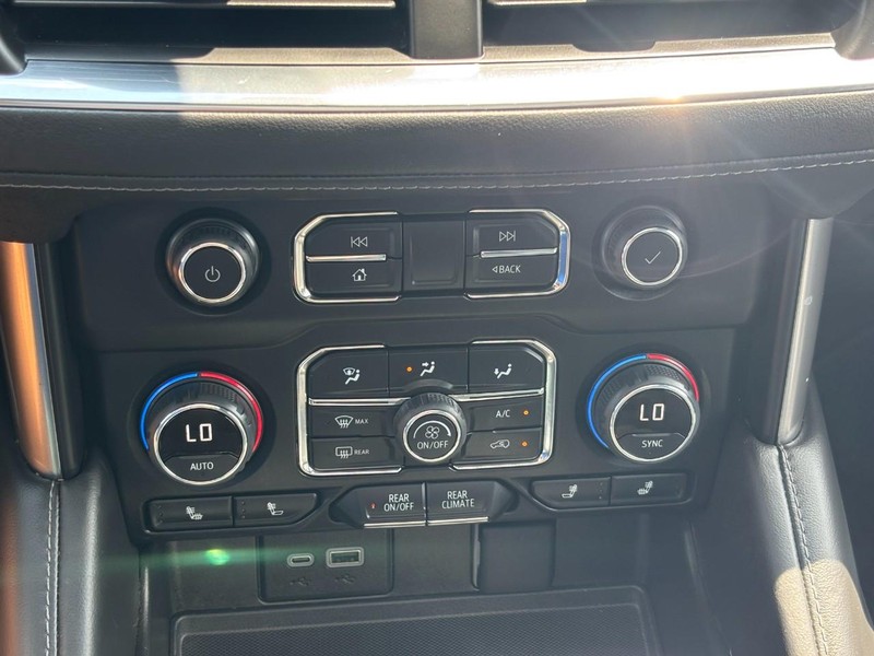 Chevrolet Tahoe Vehicle Full-screen Gallery Image 23