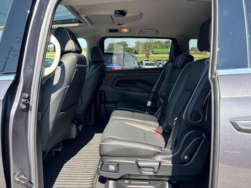 Honda Odyssey Vehicle Full-screen Gallery Image 11