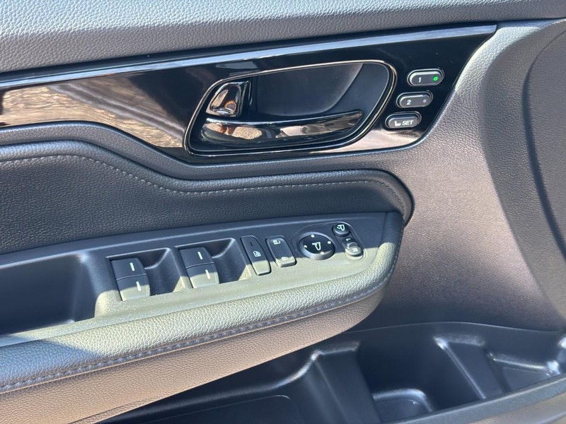 Honda Odyssey Vehicle Full-screen Gallery Image 18