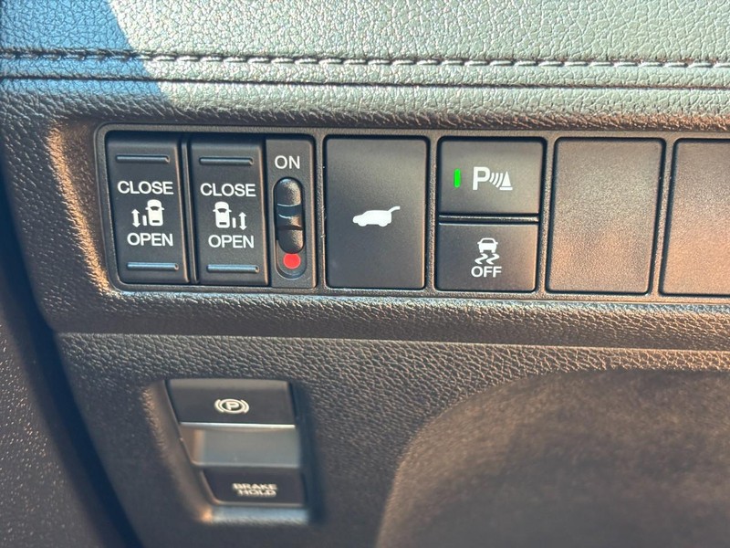 Honda Odyssey Vehicle Full-screen Gallery Image 19