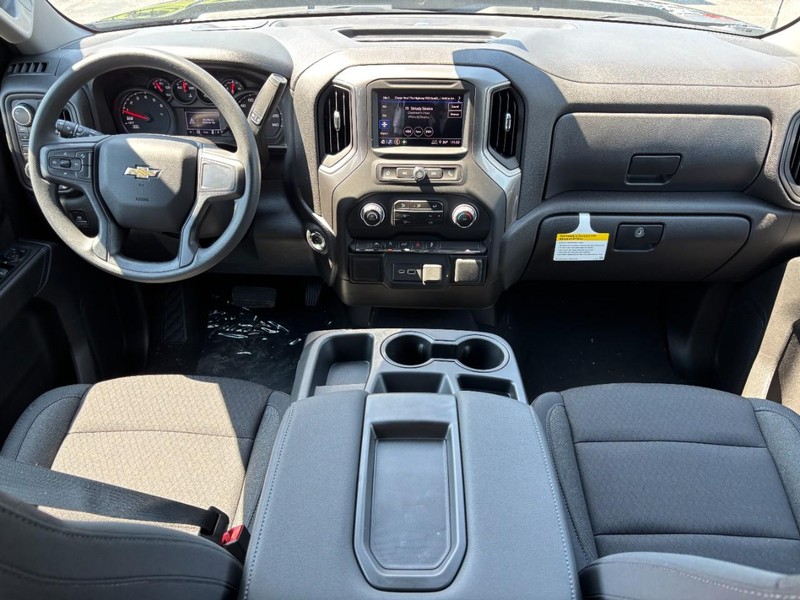 Chevrolet Silverado 1500 Vehicle Full-screen Gallery Image 6