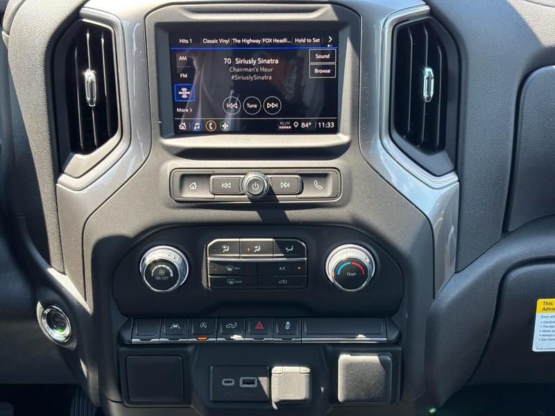 Chevrolet Silverado 1500 Vehicle Full-screen Gallery Image 8