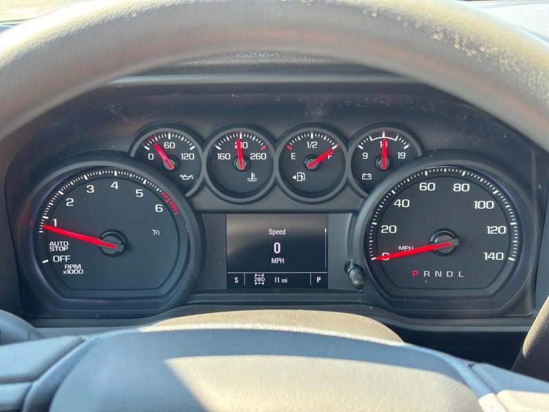 Chevrolet Silverado 1500 Vehicle Full-screen Gallery Image 13