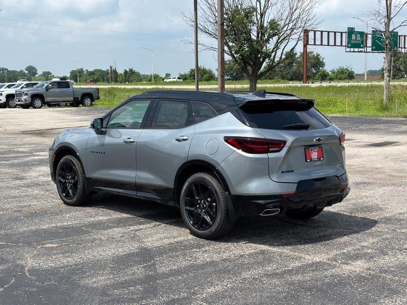 Chevrolet Blazer Vehicle Full-screen Gallery Image 3