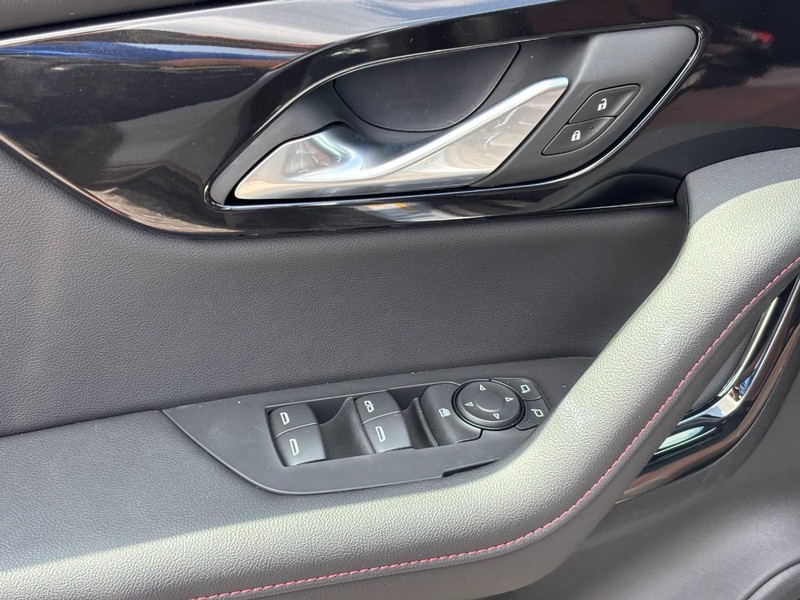 Chevrolet Blazer Vehicle Full-screen Gallery Image 11